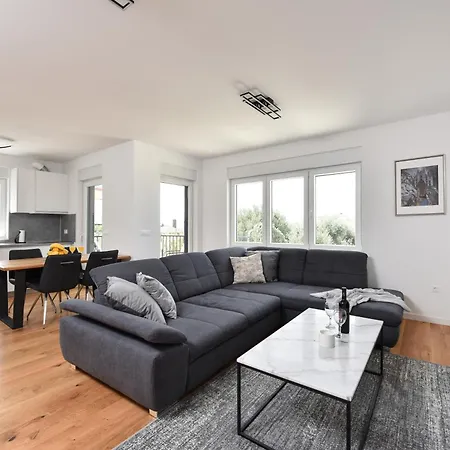 Bibi 1 Apartment *